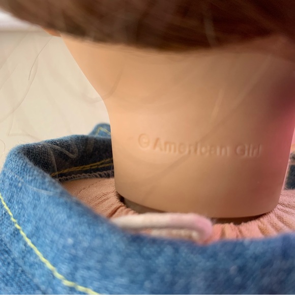 American Girl Truly Me Doll with travel case, clothes, and violin. - Picture 5 of 5